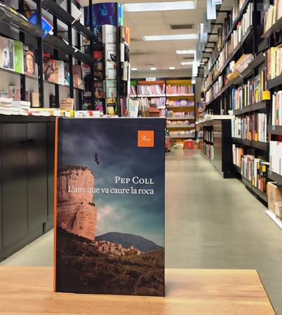 L'any que va caure la roca de Pep Coll | Llibreria Online de Vilafranca del Penedès | Comprar llibres en català