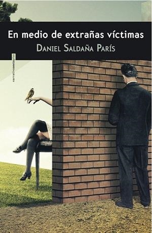 EN MEDIO DE EXTRAÑAS VÍCTIMAS | 9788415601579 | SALDAÑA PARÍS, DANIEL | Llibreria L'Odissea - Libreria Online de Vilafranca del Penedès - Comprar libros
