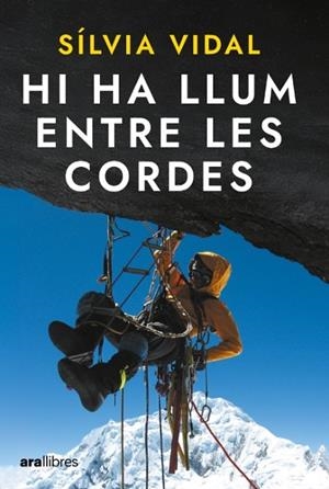 HI HA LLUM ENTRE LES CORDES | 9788411731270 | VIDAL MARTÍ, SÍLVIA | Llibreria L'Odissea - Libreria Online de Vilafranca del Penedès - Comprar libros